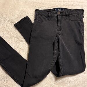 3/$13 ✨ Hollister Skinny Jeans 5L